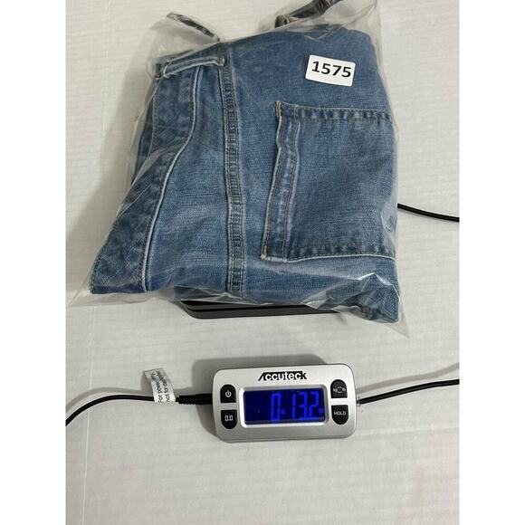 Torrid Denim Shorts Size 20 Exposed Button Fly Medium Wash Cut Off Raw Hem Pinup - Picture 11 of 11